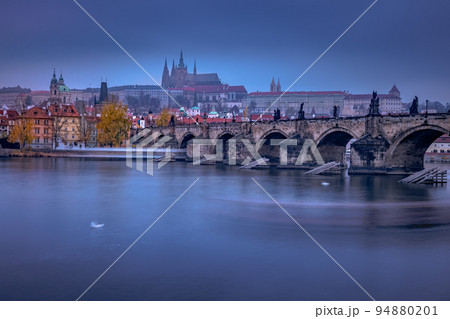 Charles bridge and Vltava river at evening, Medieval Prague, Czech Republic Charles bridge and Vltava river at evening, Medieval Prague, Czech Republic 94880201