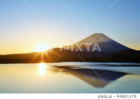 謹賀新年 富士山と初日の出 謹賀新年 富士山と初日の出 94881379