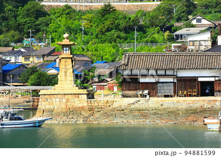 【広島県】快晴の鞆の浦 常夜灯 【広島県】快晴の鞆の浦 常夜灯 94881599