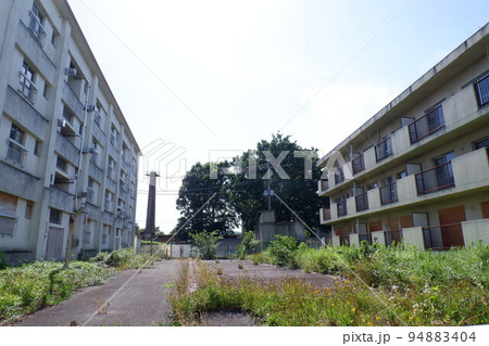 解体を待つ昭和の団地 解体を待つ昭和の団地 94883404