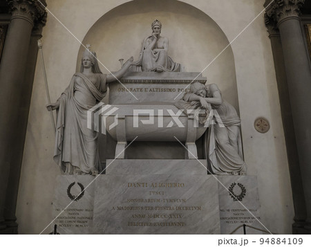 poet dante alighieri tomb in santa croce church florence poet dante alighieri tomb in santa croce church florence 94884109