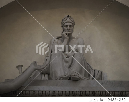 poet dante alighieri tomb in santa croce church florence poet dante alighieri tomb in santa croce church florence 94884223