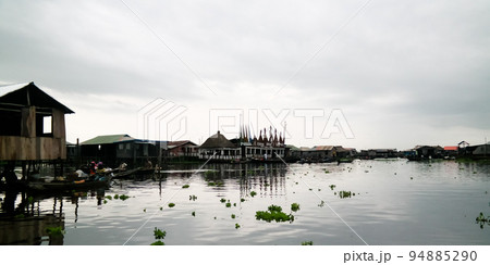 Stilt houses in the village of Ganvie on the Nokoue lake, Benin 94885290