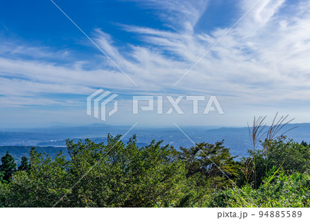 比叡山から望む夏の日本の京都および大阪 比叡山から望む夏の日本の京都および大阪 94885589