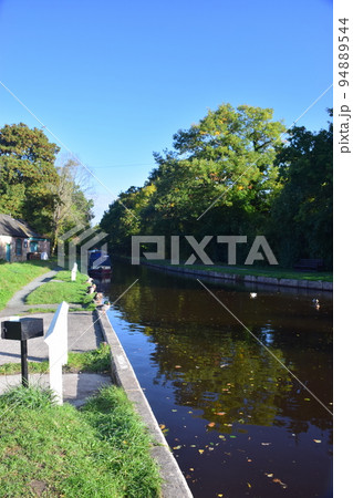 世界遺産　イギリス（英国）ポントカサステの水道橋 94889544