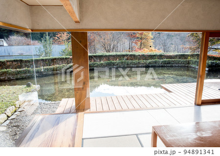 秋の古今伝授の里 94891341