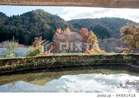 秋の古今伝授の里 94891418