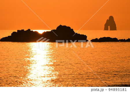 五島灘、角力灘、大角力の夕景 94893181