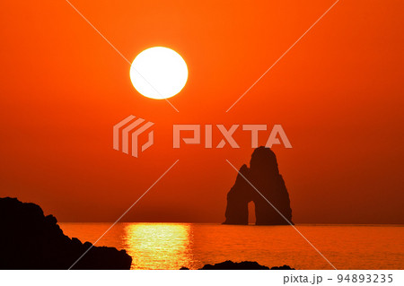 五島灘、角力灘、大角力の夕景 94893235