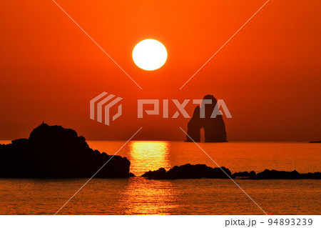 五島灘、角力灘、大角力の夕景 94893239