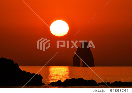 五島灘、角力灘、大角力の夕景 94893245