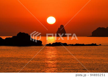 五島灘、角力灘、大角力の夕景 94893251