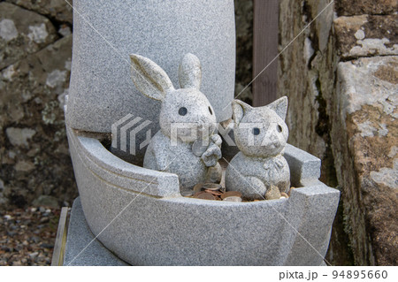 出雲大社 うさぎの石像の写真素材 [94895660] - PIXTA