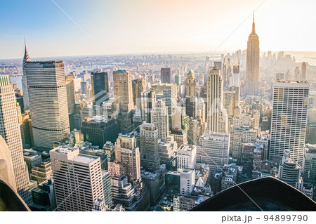Skyline of New York with the Empire State Building, Manhattan, USA Skyline of New York with the Empire State Building, Manhattan, USA 94899790