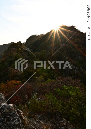 多紀連山の紅葉 多紀連山の紅葉 94903966