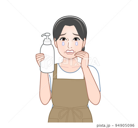 シャンプーを持った主婦 94905096