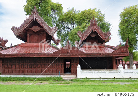 ミャンマーのマンダレーにある最後の王朝の王宮 94905175