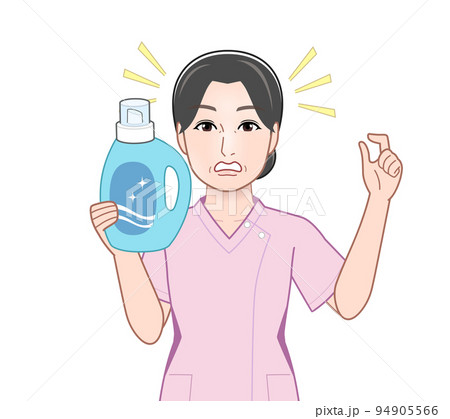 洗濯洗剤のボトルを持った若い主婦 洗濯洗剤のボトルを持った若い主婦 94905566
