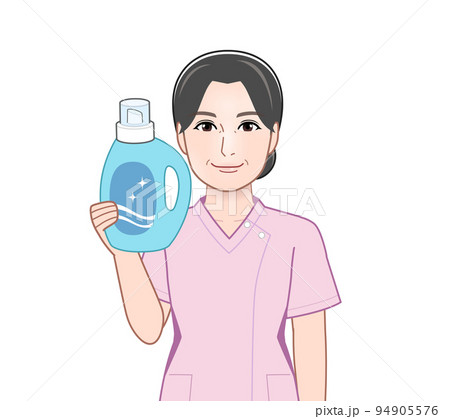 洗濯洗剤のボトルを持った若い主婦 洗濯洗剤のボトルを持った若い主婦 94905576