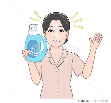 洗濯洗剤のボトルを持った若い主婦 洗濯洗剤のボトルを持った若い主婦 94905586