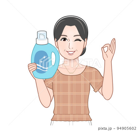 洗濯洗剤のボトルを持った若い主婦 洗濯洗剤のボトルを持った若い主婦 94905602