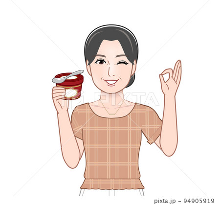 高級なアイスを持った女性 94905919