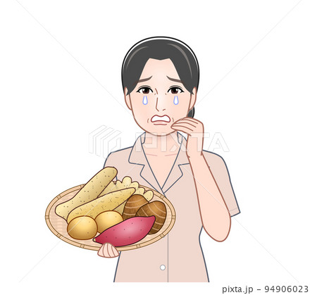 イモ類の食品を持った女性 94906023