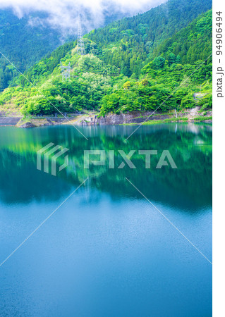 秩父さくら湖 浦山ダム 早朝新緑の風景 秩父さくら湖 浦山ダム 早朝新緑の風景 94906494