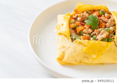 egg wrap or stuffed egg with minced pork and vegetable egg wrap or stuffed egg with minced pork and vegetable 94910011
