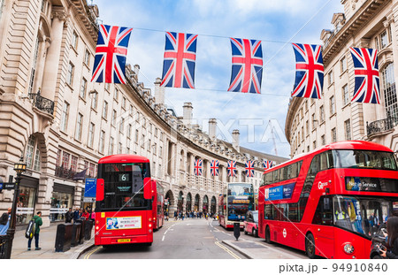 ロンドン　リージェント・ストリート　※一部ソフトフォーカス 94910840