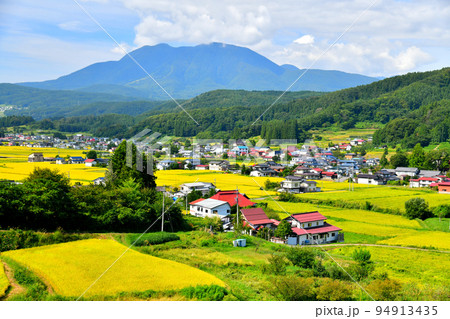 飯綱町芋川より飯縄山(飯綱山)／霊仙寺山方面を望む(長野県飯綱町)【2022.9】 94913435
