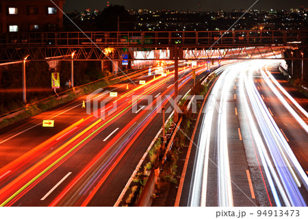 交通　物流イメージ　東名高速 94913473