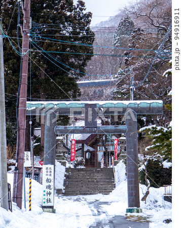 雪降る函館の神社　船魂神社　北海道最古の神社 94916911