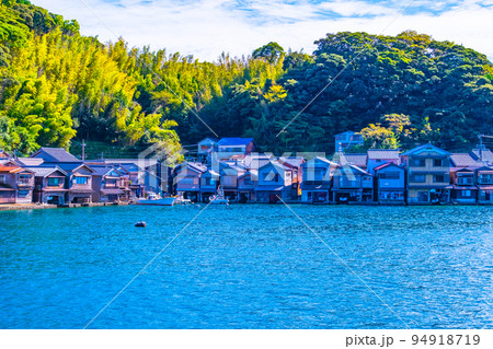 海の京都 伊根の舟屋の風景 94918719