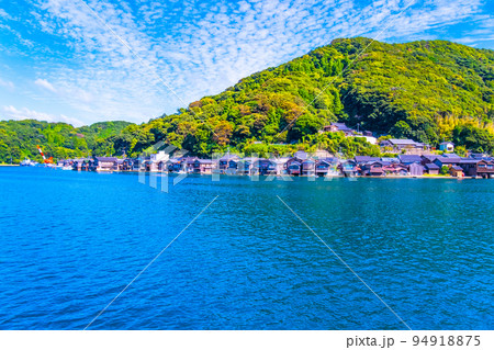 海の京都 伊根の舟屋の風景 海の京都 伊根の舟屋の風景 94918875