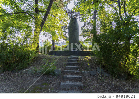 戦いで亡くなった両軍の戦没者の首塚【川中島古戦場史跡公園】/長野県長野市 戦いで亡くなった両軍の戦没者の首塚【川中島古戦場史跡公園】/長野県長野市 94919021