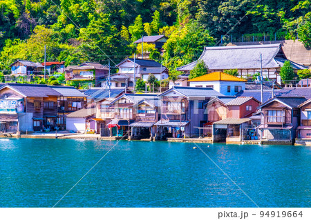 海の京都 伊根の舟屋の風景 94919664