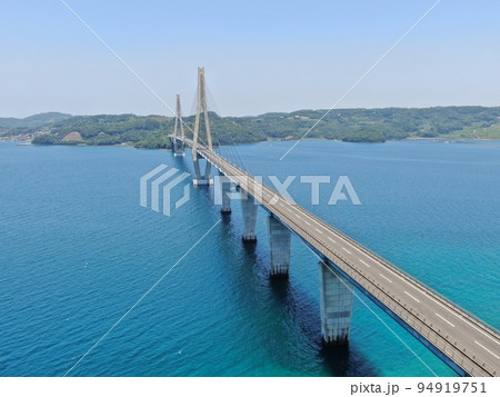 鷹島の上空から鷹島肥前大橋の空撮 94919751