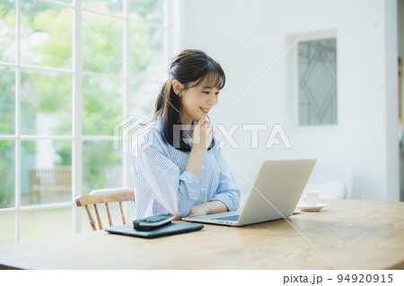 テレワーク リビング パソコン テレワーク リビング パソコン 94920915