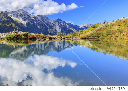 紅葉見頃な八方尾根 94924580