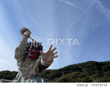 秋田県男鹿半島のなまはげ像 94926258