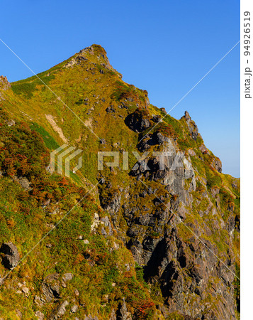 秋の谷川岳・西黒尾根から見える山頂 秋の谷川岳・西黒尾根から見える山頂 94926519
