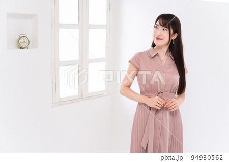 女性　ポートレート 94930562