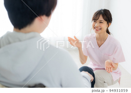 看護師　患者　 94931059