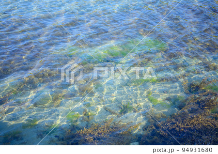 透明度が高く底まで透ける海|淡路島のビーチ 透明度が高く底まで透ける海|淡路島のビーチ 94931680