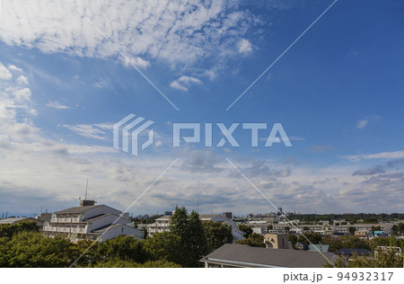 青い空 ブルー 雲 快晴 青空と白い雲 晴れ 空 爽快 青い空 ブルー 雲 快晴 青空と白い雲 晴れ 空 爽快 94932317