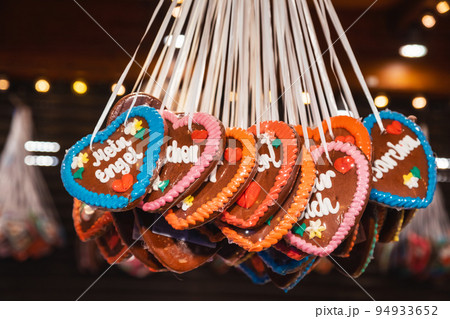 Traditional gingerbread hearts at Christmas market stall in Berlin Germany 94933652