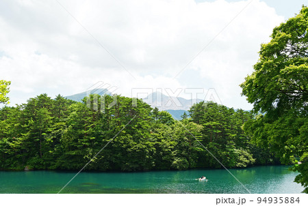 岩手県　栗駒国定公園　錦秋の栗駒山　須川高原温泉 94935884
