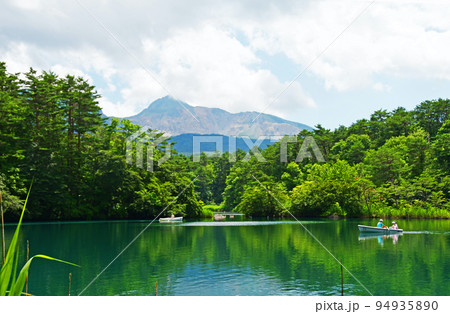 岩手県　栗駒国定公園　錦秋の栗駒山　須川高原温泉 94935890