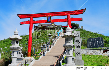 みちのく潮風トレイル　青森県　八戸市　蕪島　蕪嶋神社　鳥居 94936785
